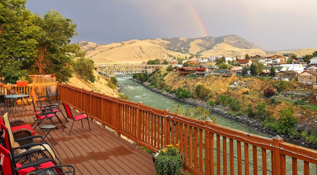 Yellowstone River Cottages in Gardiner